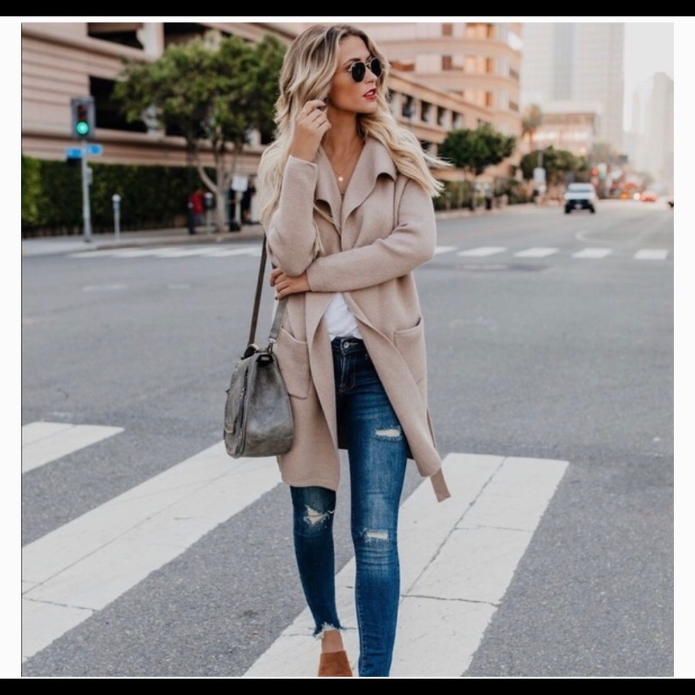 VICI Atwood Cardigan color: Mocha